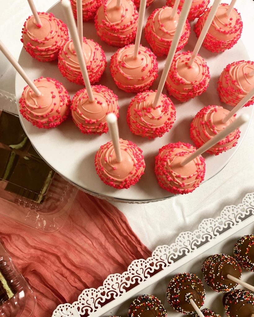 Vanilla with pink chocolate cake pops