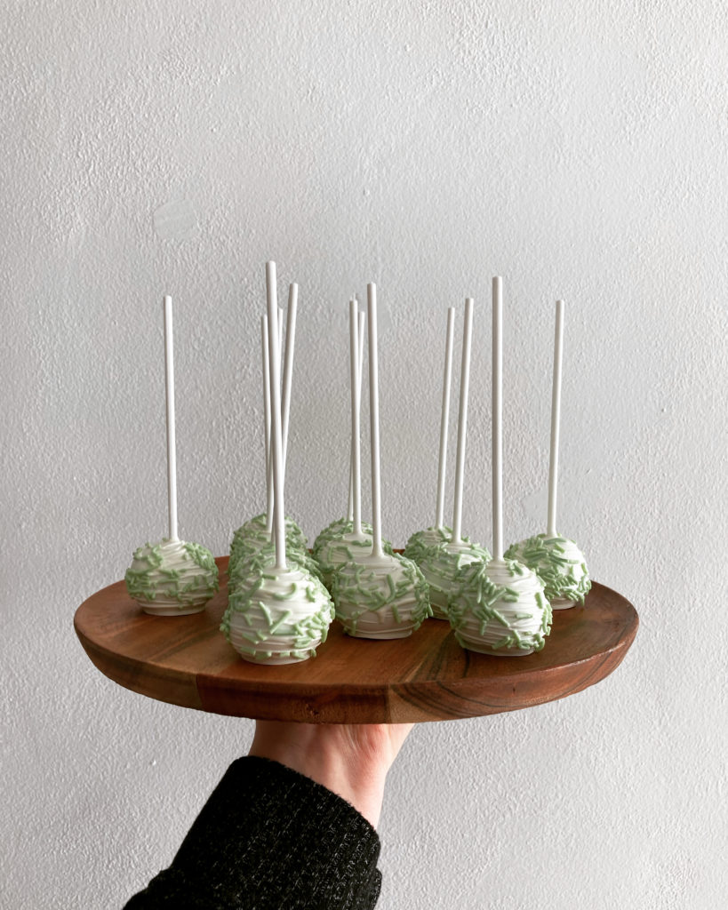 Green cake pops